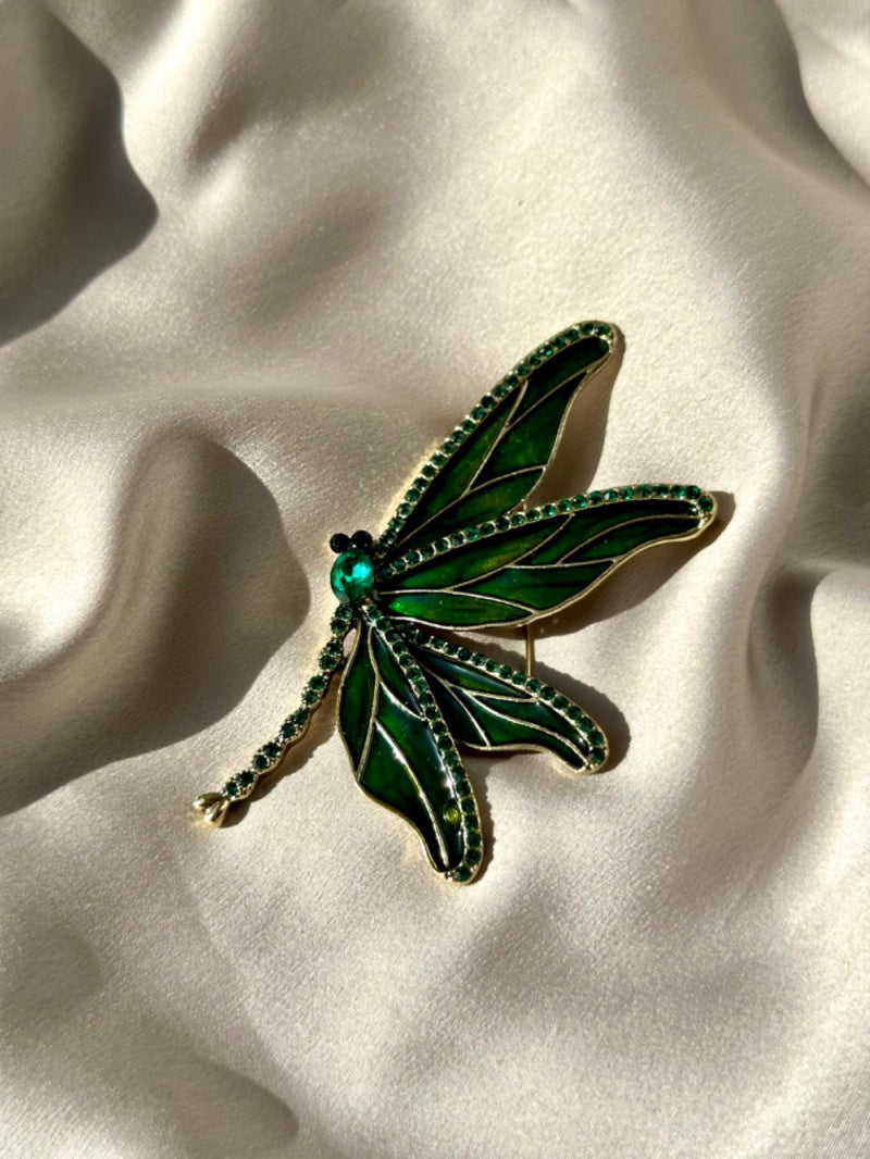 Broche libellule verte strassée