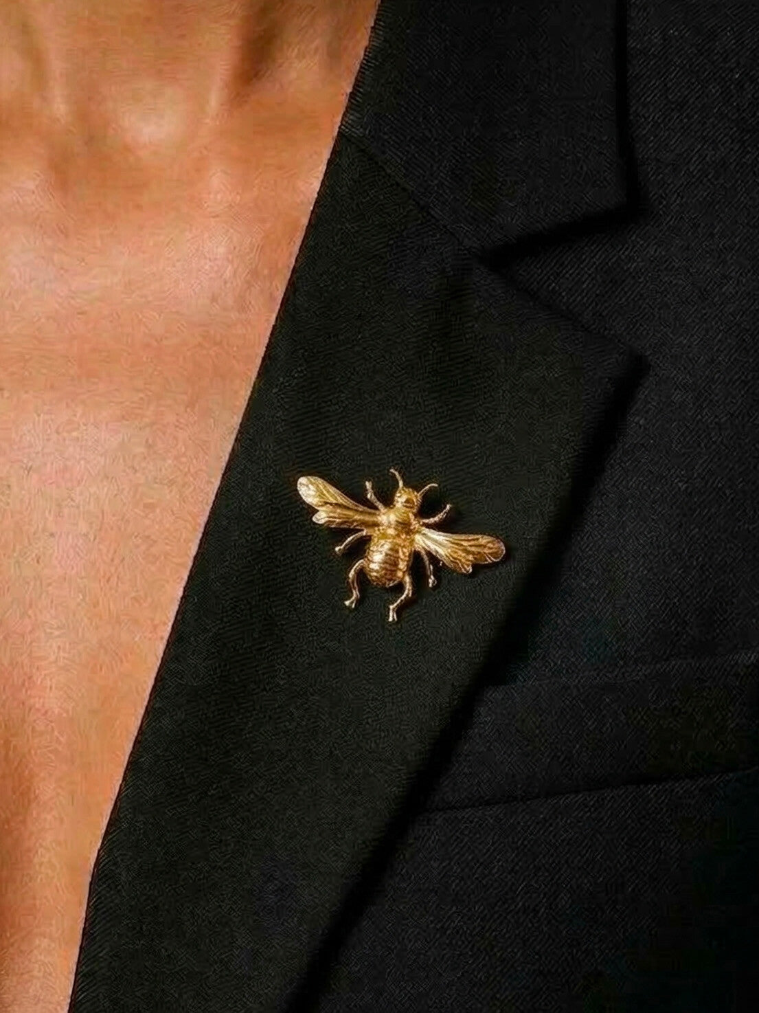 Broche abeille dorée