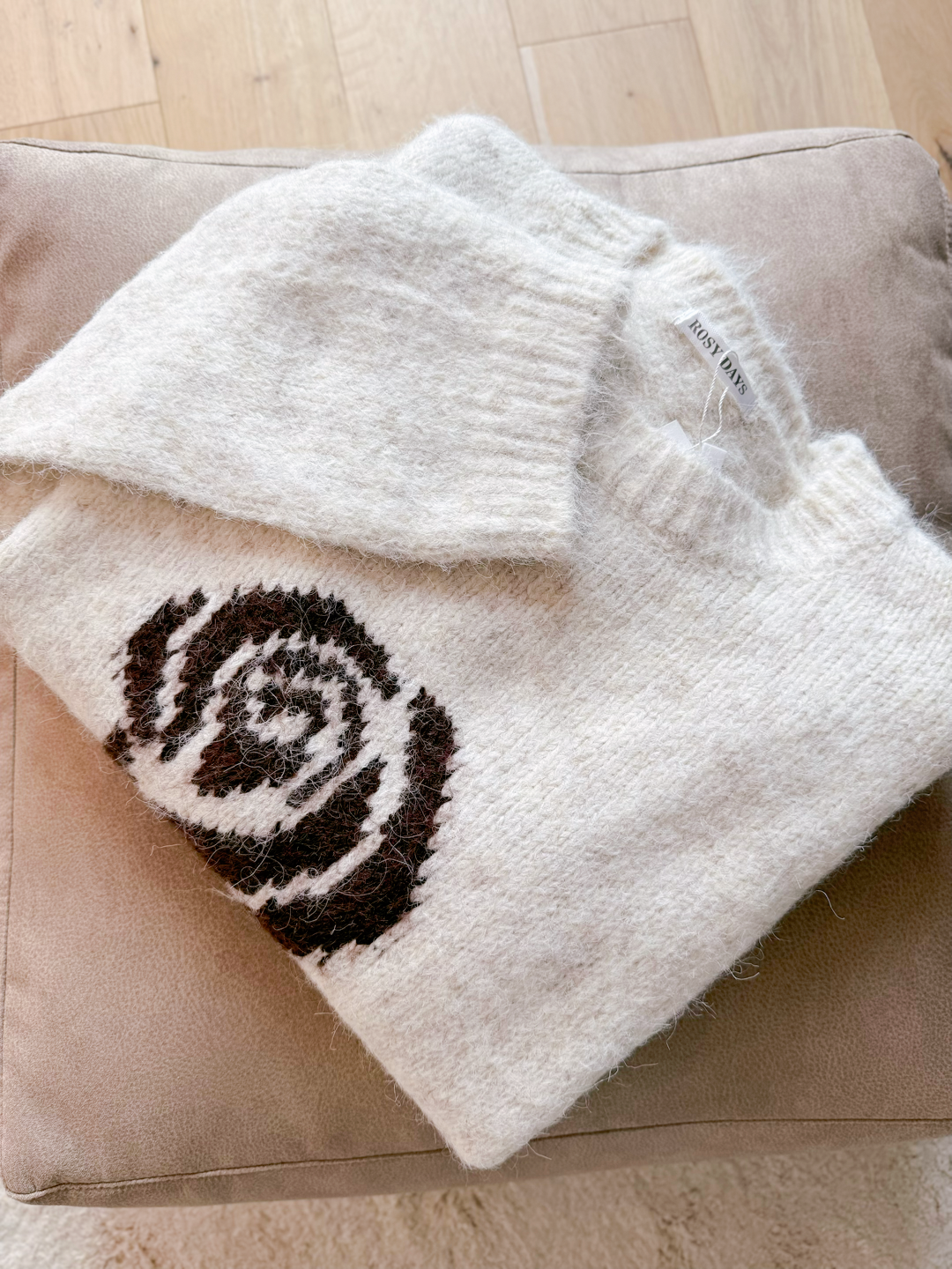 Pull beige rose