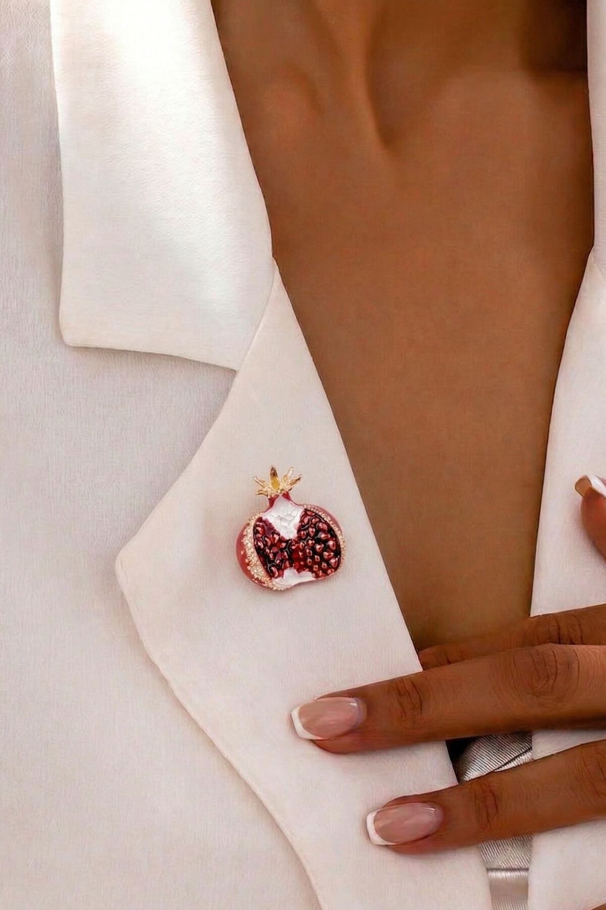 Broche grenade