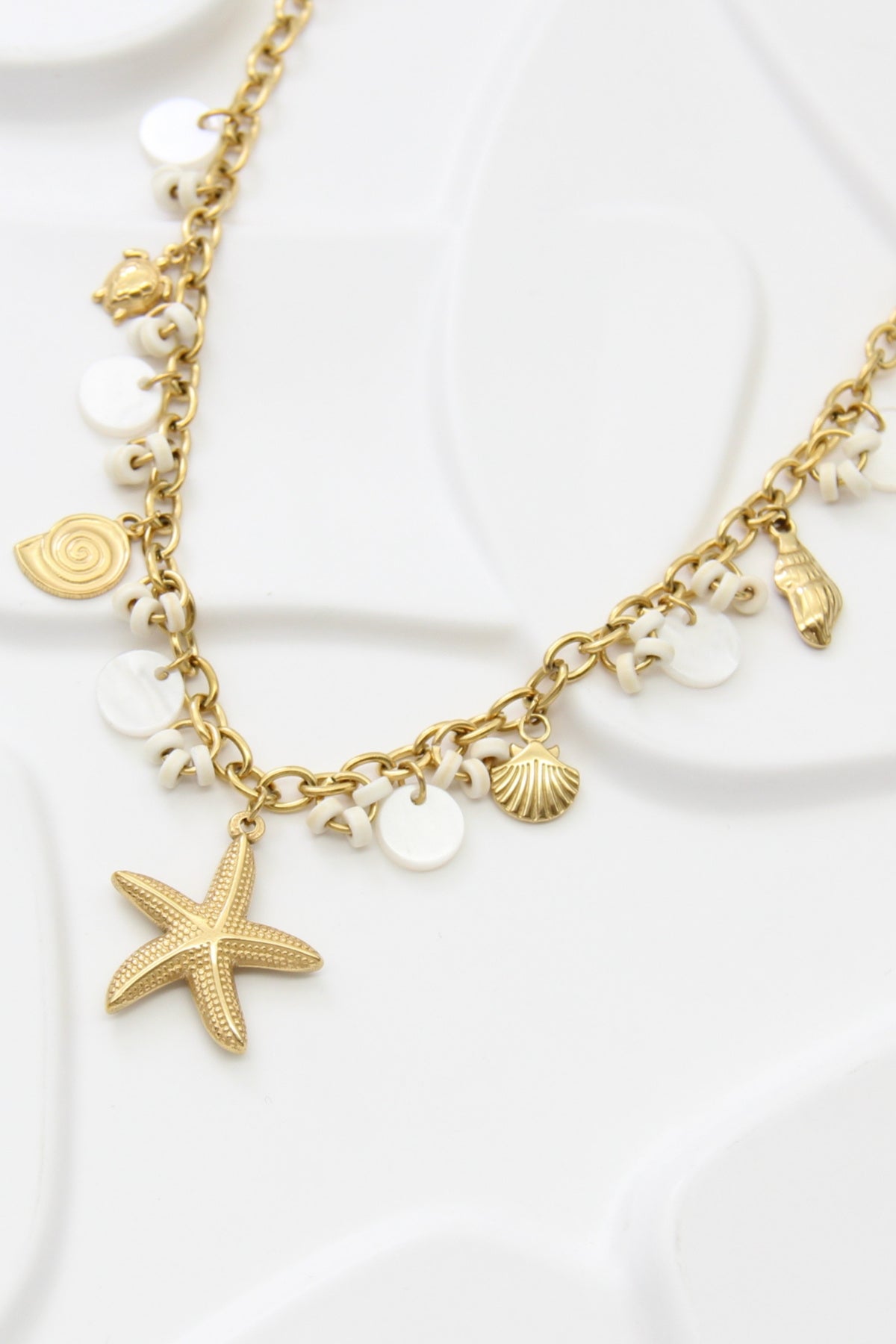 Collier chaîne breloques univers marin doré