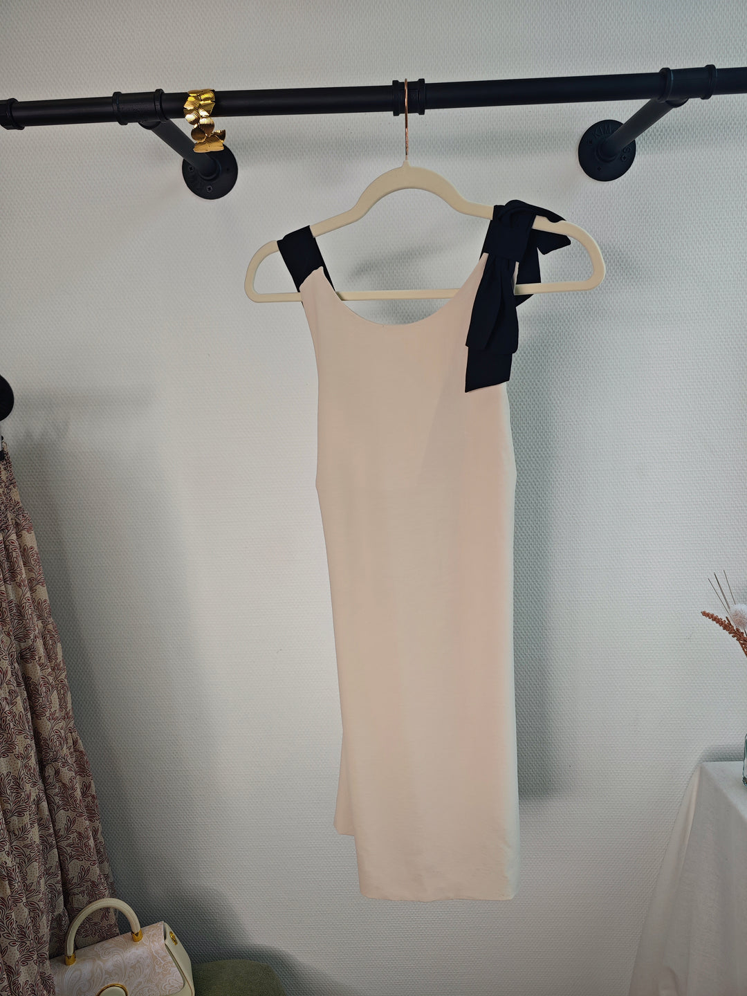 Robe courte Mango écru bretelles noires - taille S