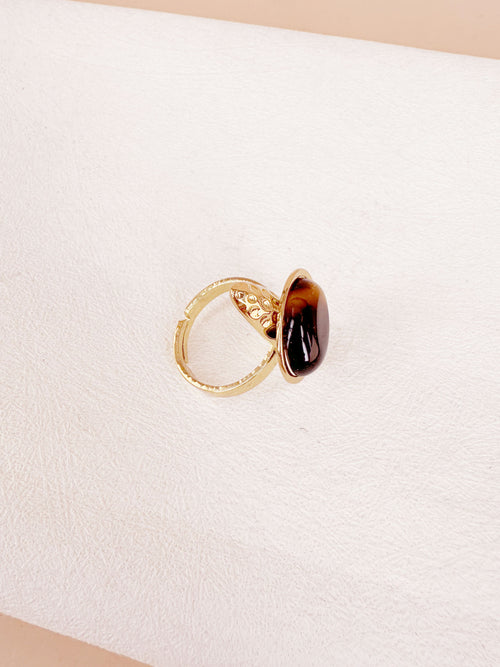 Bague cabochon ovale effet écaille