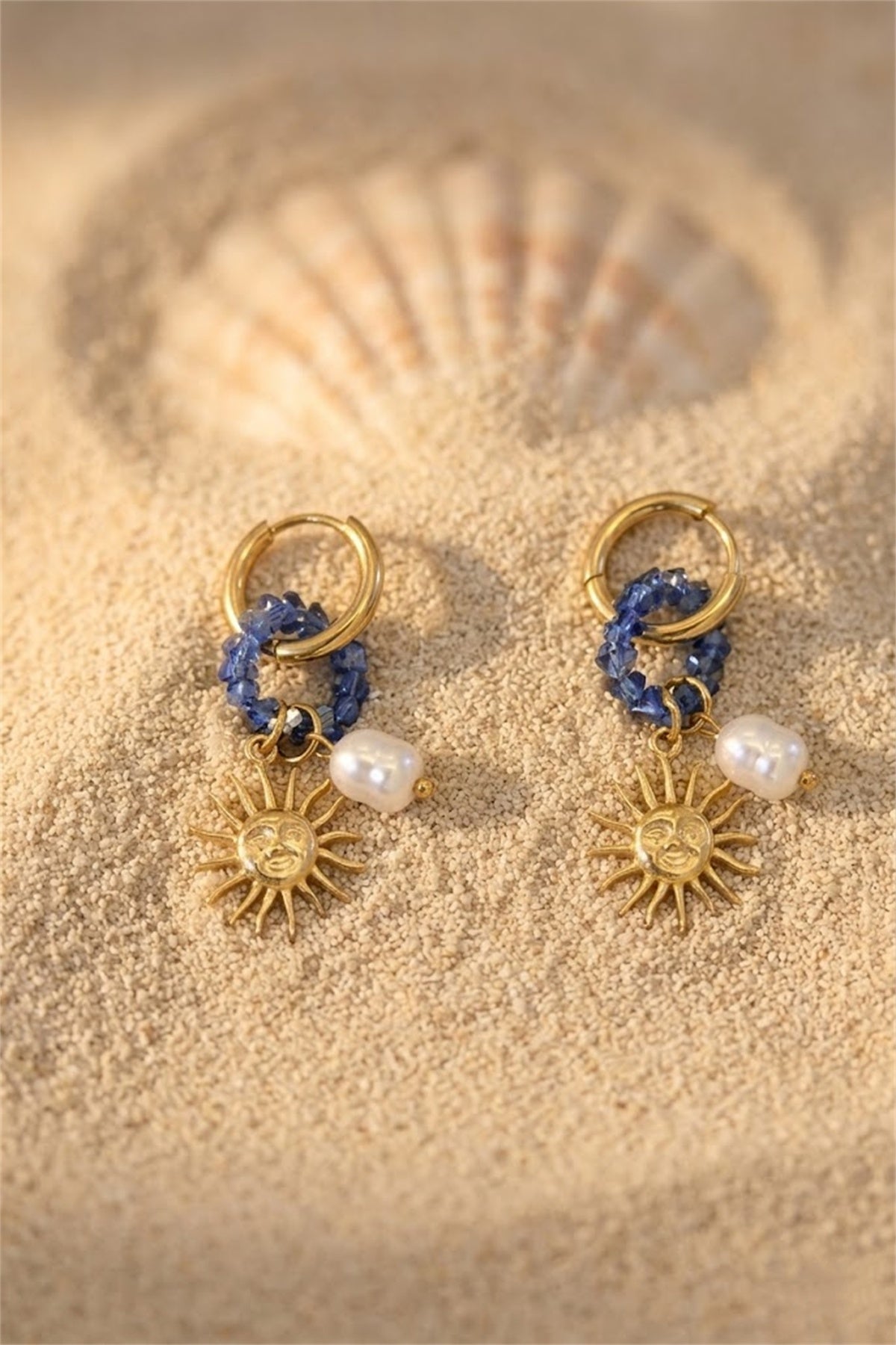 Boucles d'oreilles créoles pierres bleues perle et soleil doré