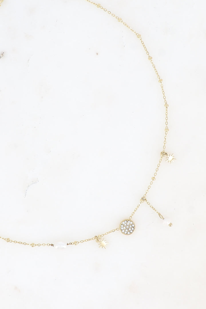 Collier chaîne dorée pampilles étoiles oxydes de zirconium et perles d&