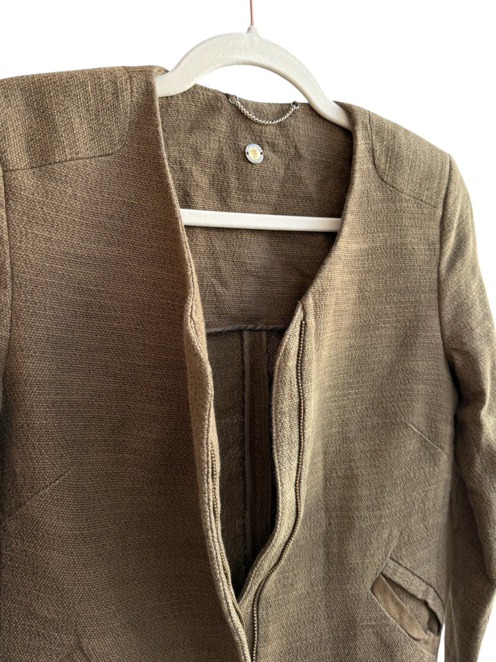 Massimo Dutti brown textured short jacket with zip closure, round neck, and chain detail. Size 36.