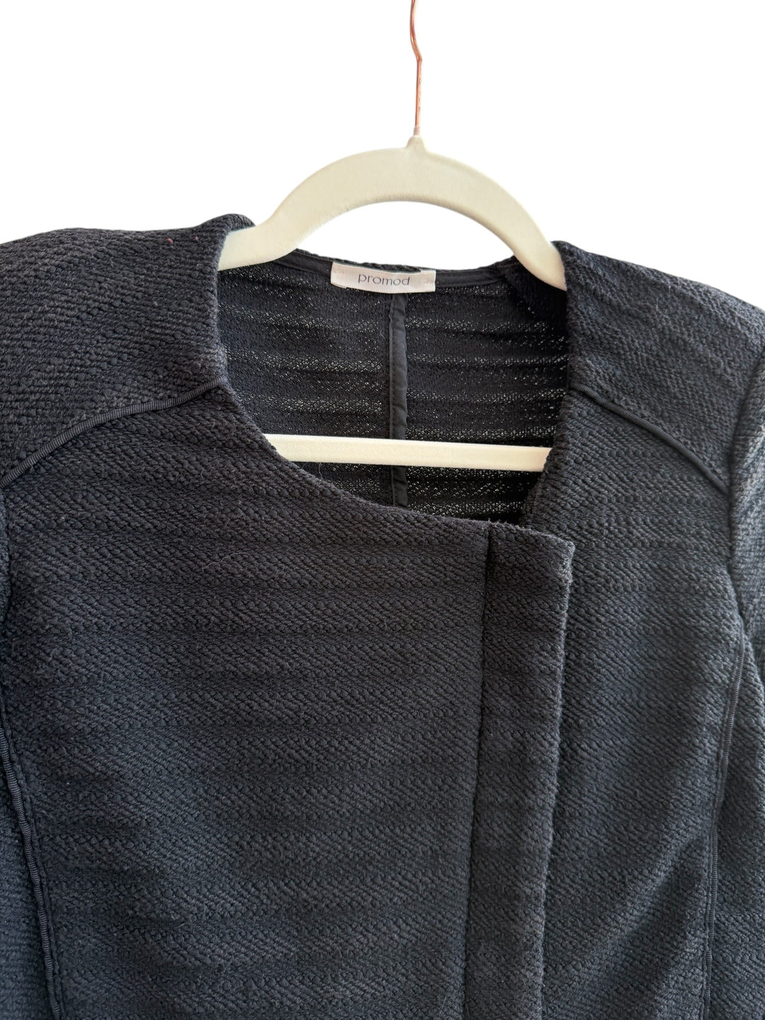 ReTrend black textured structured short jacket, size M, with open collar and asymmetric zip.