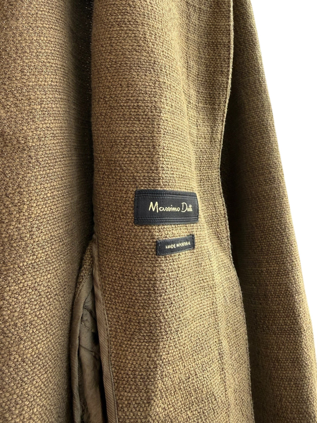 Massimo Dutti brown textured short jacket with zip closure and round neck, size 36.