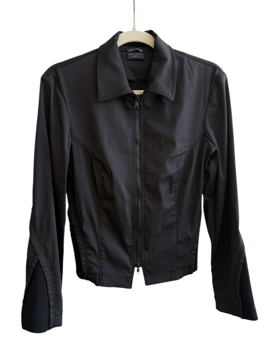 ReTrend black Trussardi Jeans fitted jacket with zip closure, classic collar, and ribbed cuffs. Elegant, structured, and minimalist.