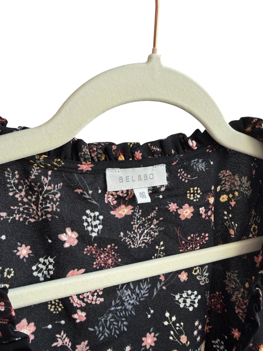 ReTrend BEL&amp;BO black floral print blouse, size 46, with ruffled collar and tie closure. Fluid cut, 3/4 sleeves, 100% polyester.