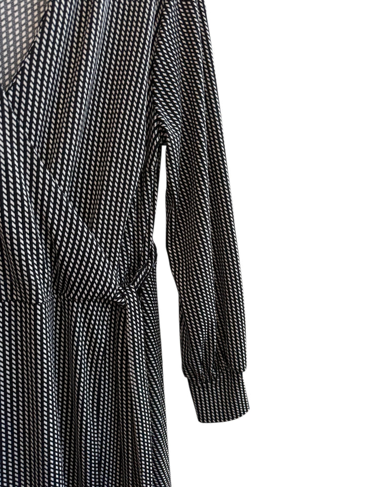 ReTrend black and ecru graphic print wrap dress, size L, with V-neck and tie waist.