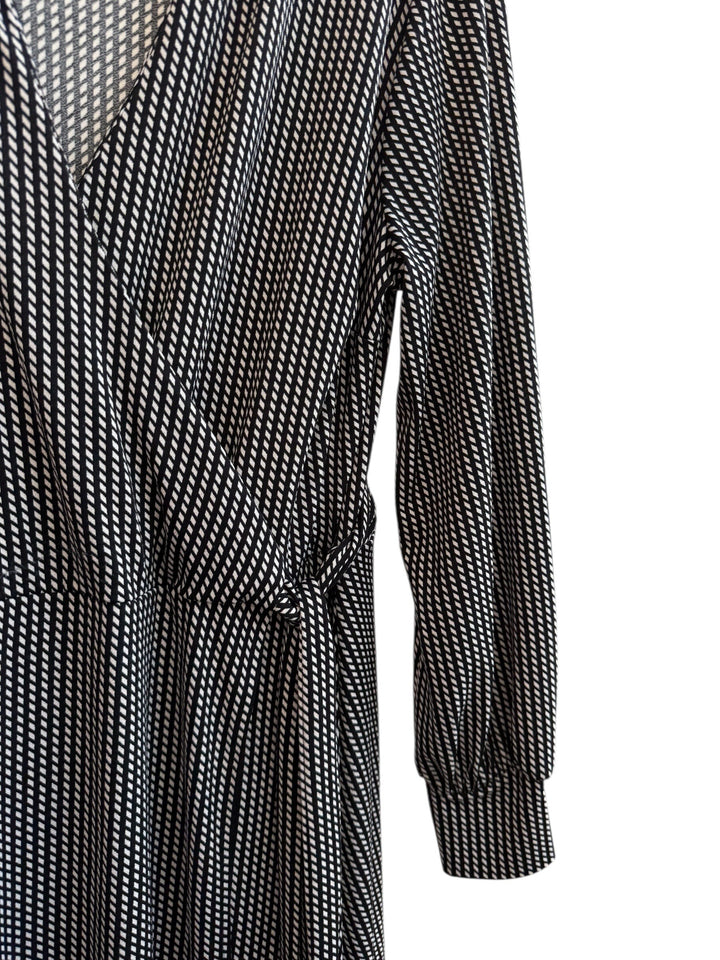 ReTrend black and ecru graphic print wrap dress, size L, with V-neck, long sleeves, and tie waist.