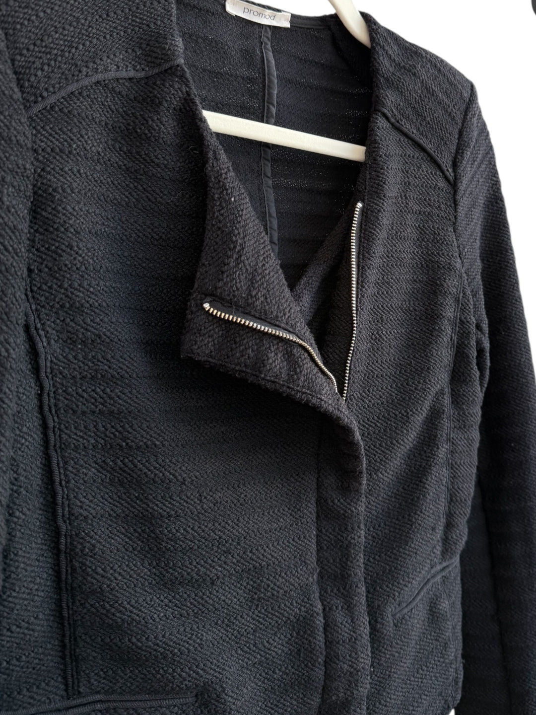 Retrend black textured structured jacket size M with asymmetric zip and collar.