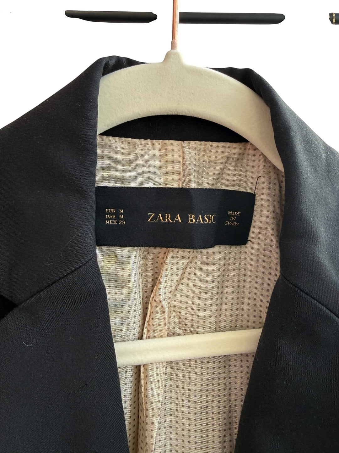 ReTrend black Zara blazer, size M, with tailored collar, single button closure, and beige polka dot lining.