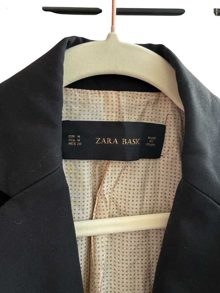 ReTrend black Zara blazer, size M, with tailored collar, single button closure, and beige polka dot lining.