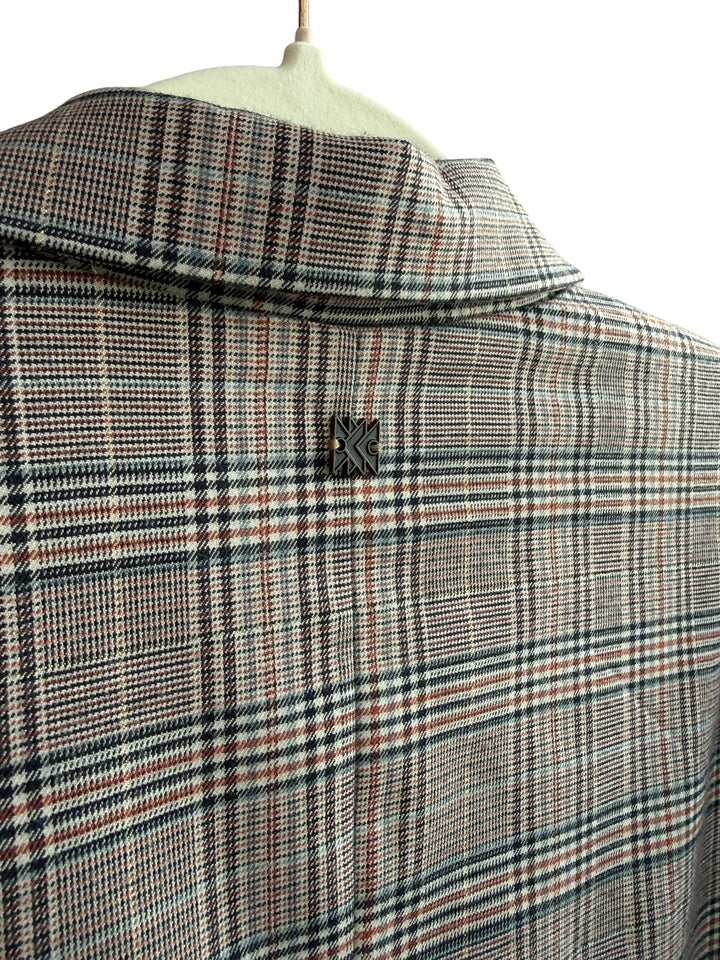 ReTrend Veste Bonobo blazer with a plaid pattern in brown, blue, and white. Features a single button closure and roll-up sleeves.