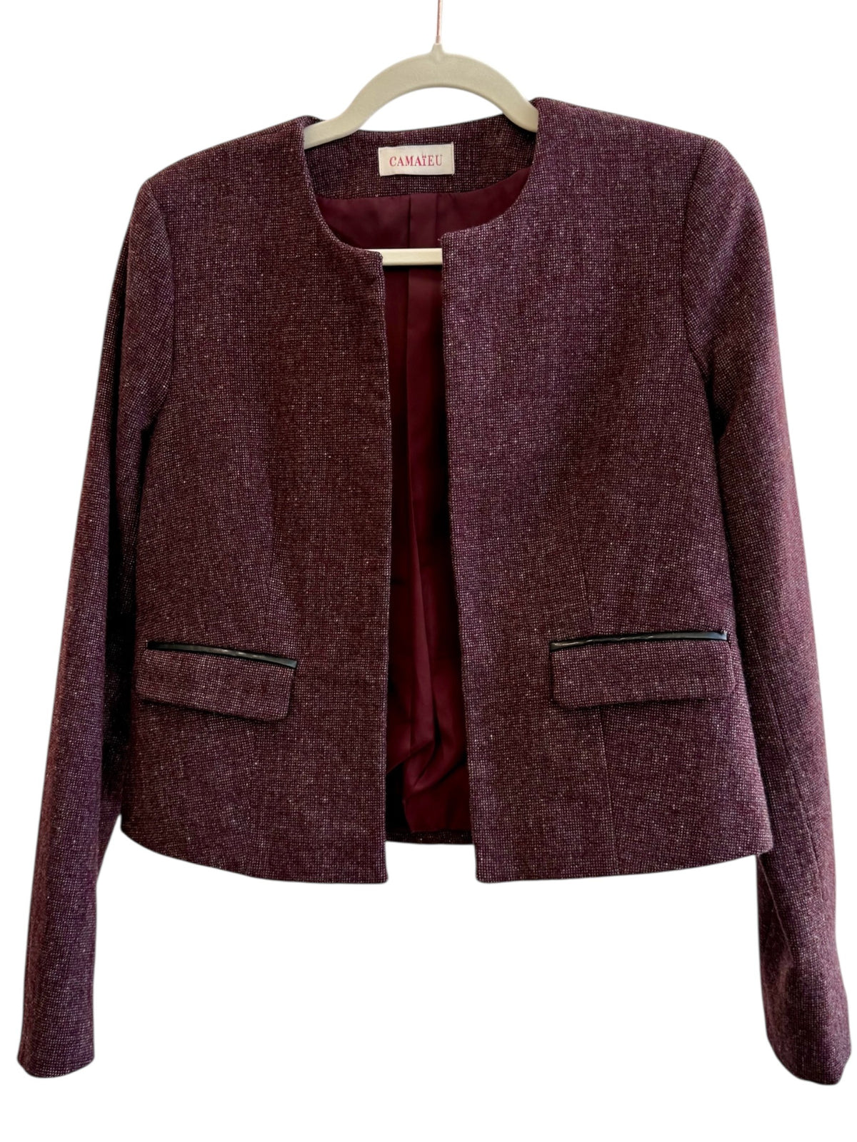 Retrend Camaïeu burgundy textured blazer, size 36, with round neck and faux leather pocket details.