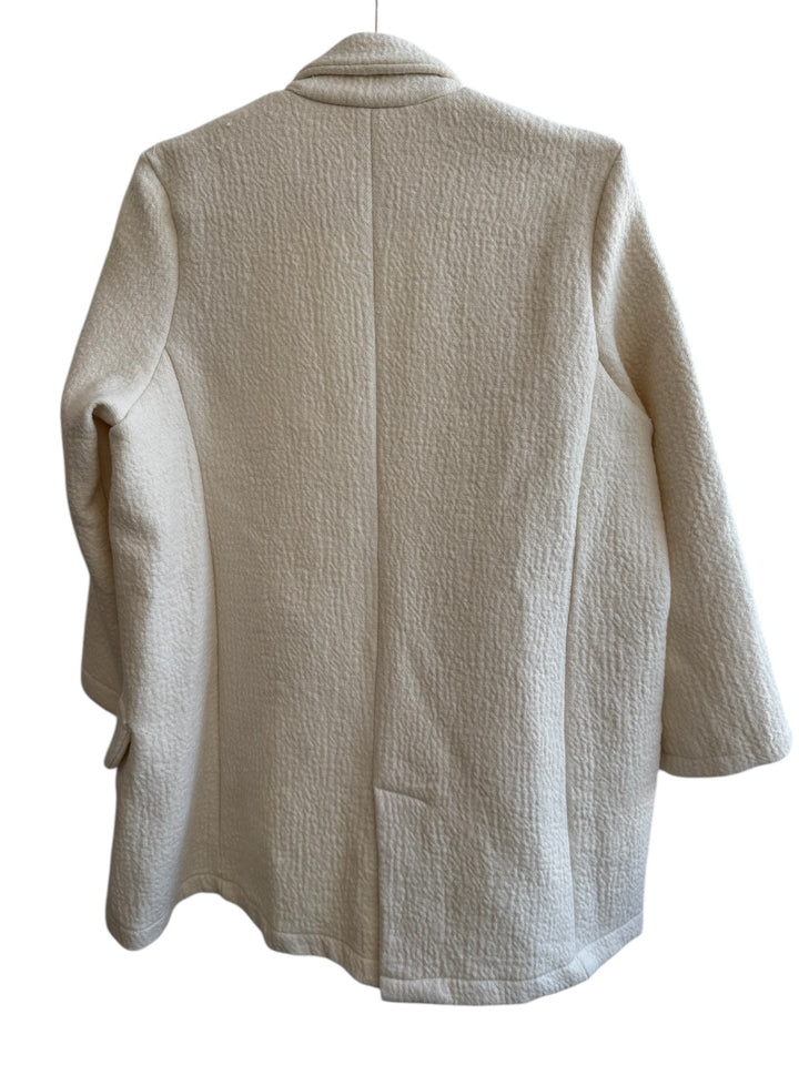 Retrend Briani ecru textured open-front blazer with lapel collar and flap pockets. Size M/L.