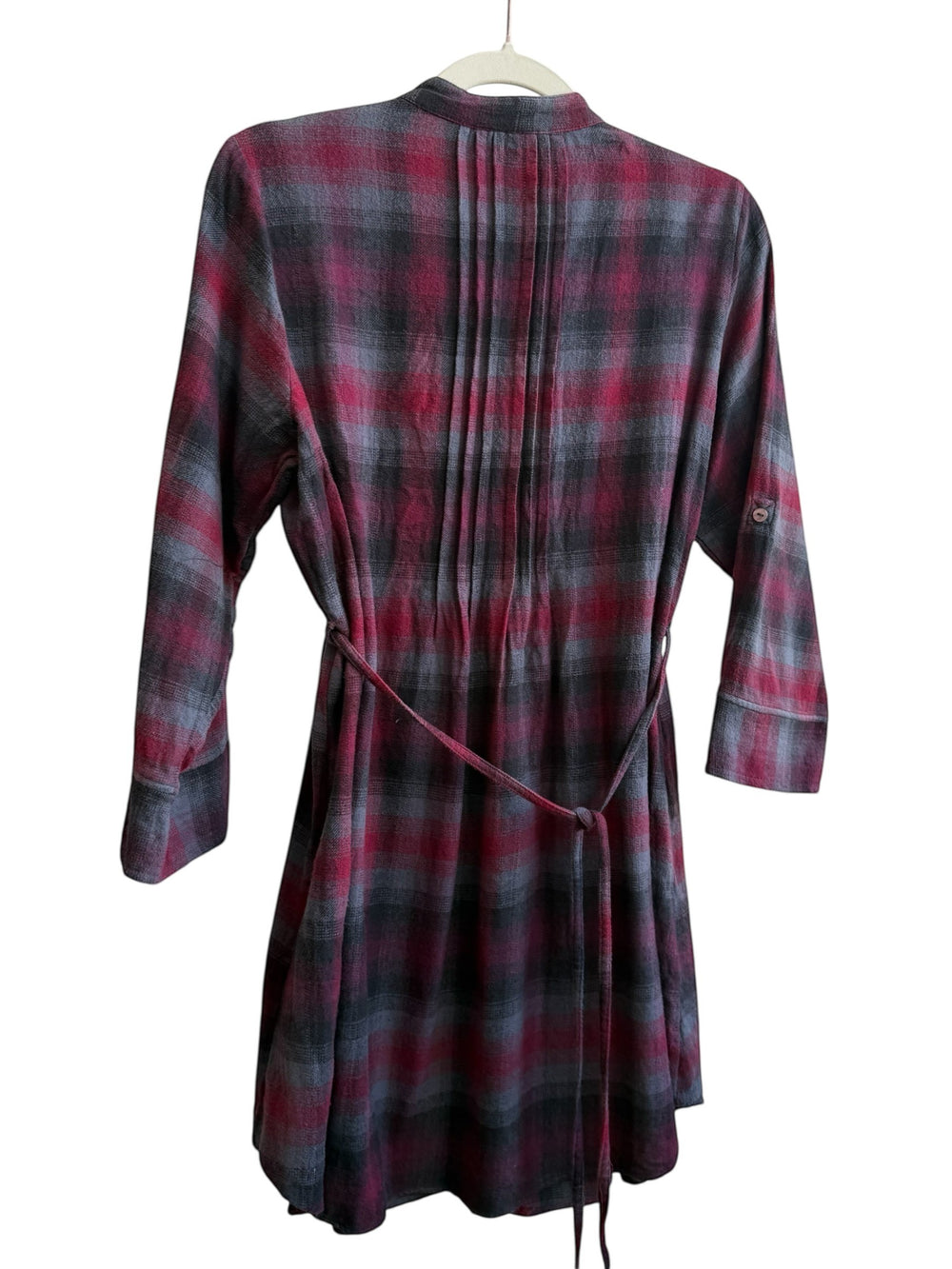 Retrend Formula Joven red and grey plaid shirt dress with tie waist and button front. Size 38.