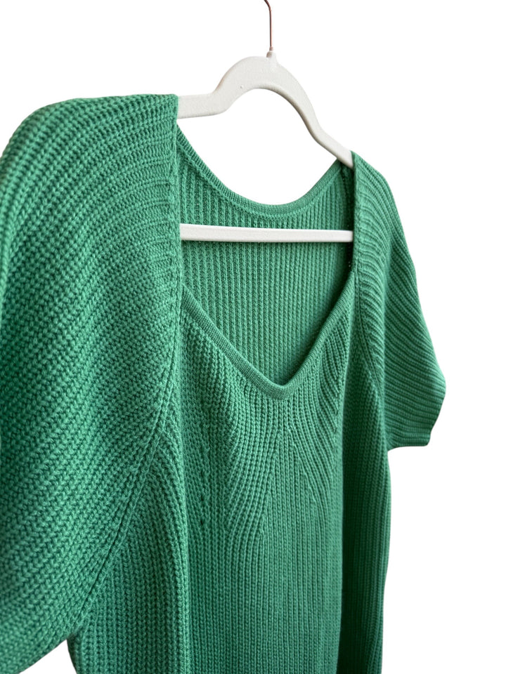 ReTrend green knit sweater dress with V-neck and short sleeves, size XL. Textured knit fabric.