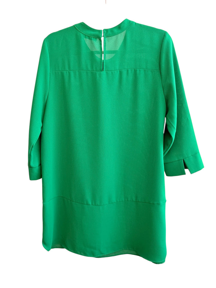 ReTrend green Zara dress, size L, with 3/4 sleeves and decorative front buttons. Fluid cut, ideal for casual chic or office wear.