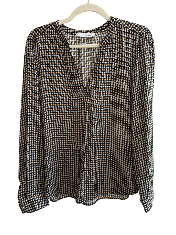 Retrend black, beige, and camel houndstooth print blouse with tunic collar and long sleeves. Size L.
