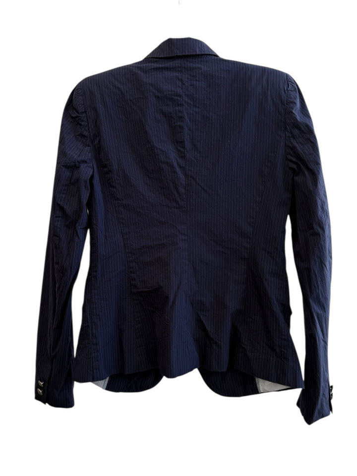 Retrend navy blue pinstripe blazer, size 36, with a fitted cut and button details. Ideal for chic or casual looks.