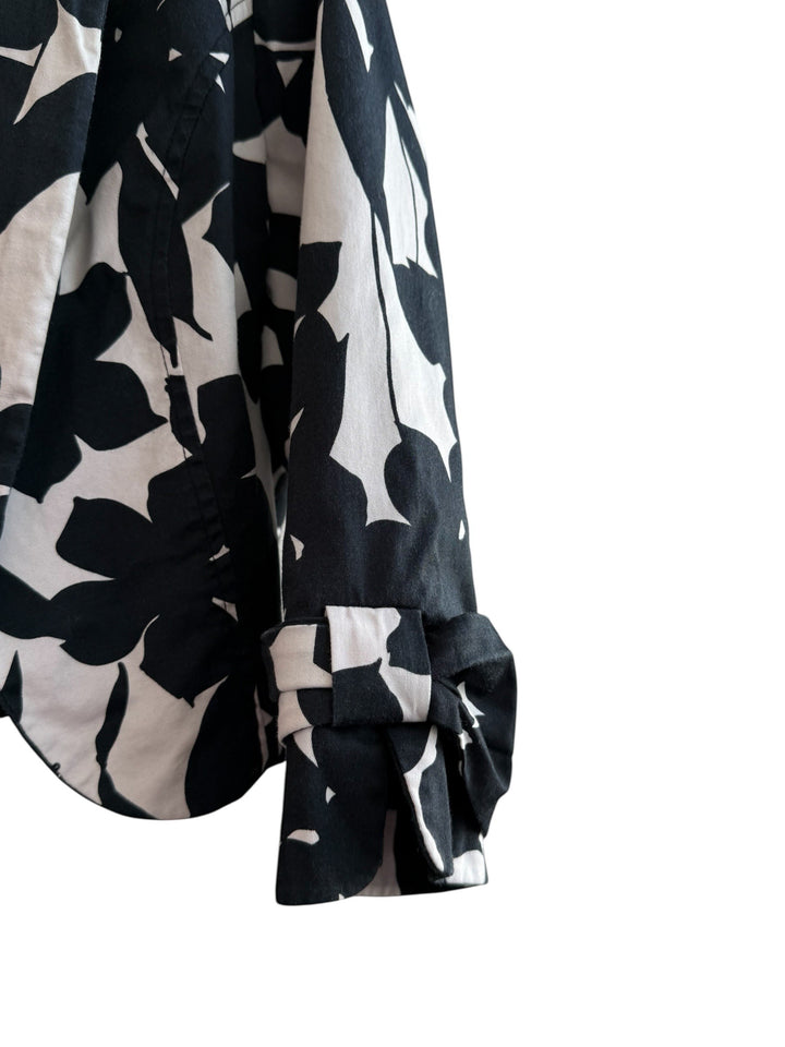 ReTrend Veste New Sax Woman black and white graphic print short jacket, size 44, with tailored collar and cuffed sleeves.