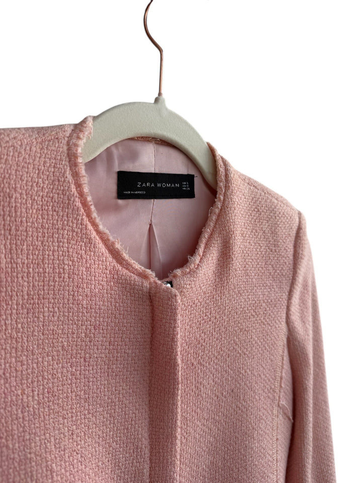 ReTrend pink textured short jacket, size S, with a round neck and zip closure.