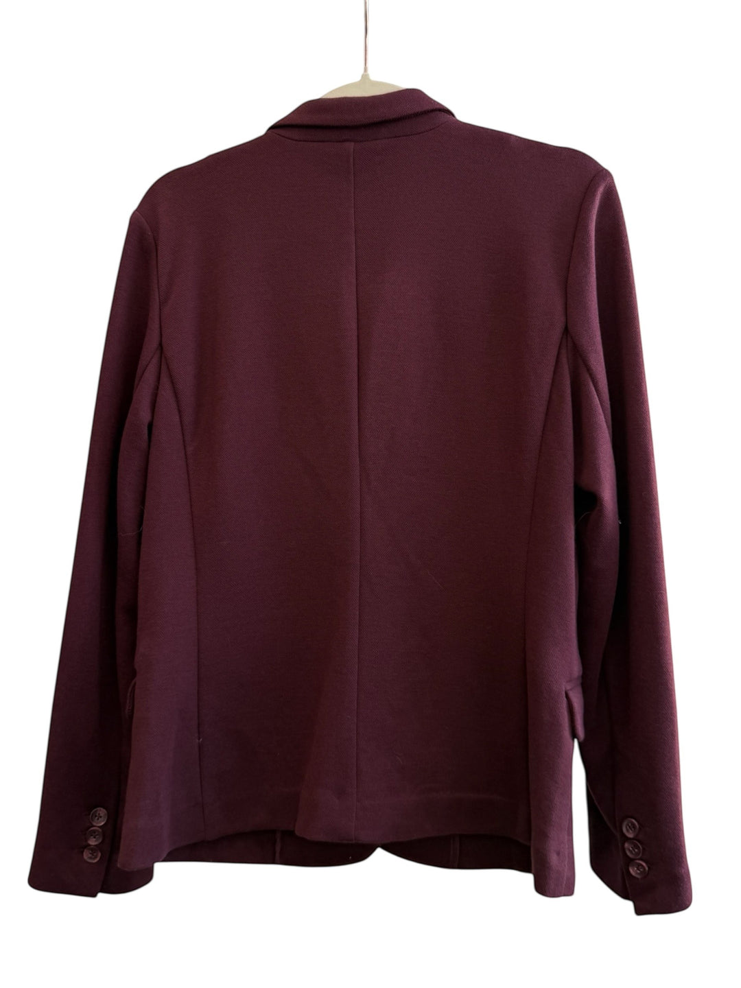 ReTrend VERO MODA bordeaux blazer with lapel collar, soft fabric, and button closure. Size 42.