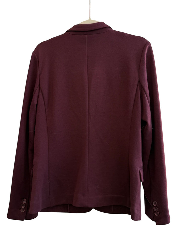 ReTrend VERO MODA bordeaux blazer with lapel collar, soft fabric, and button closure. Size 42.