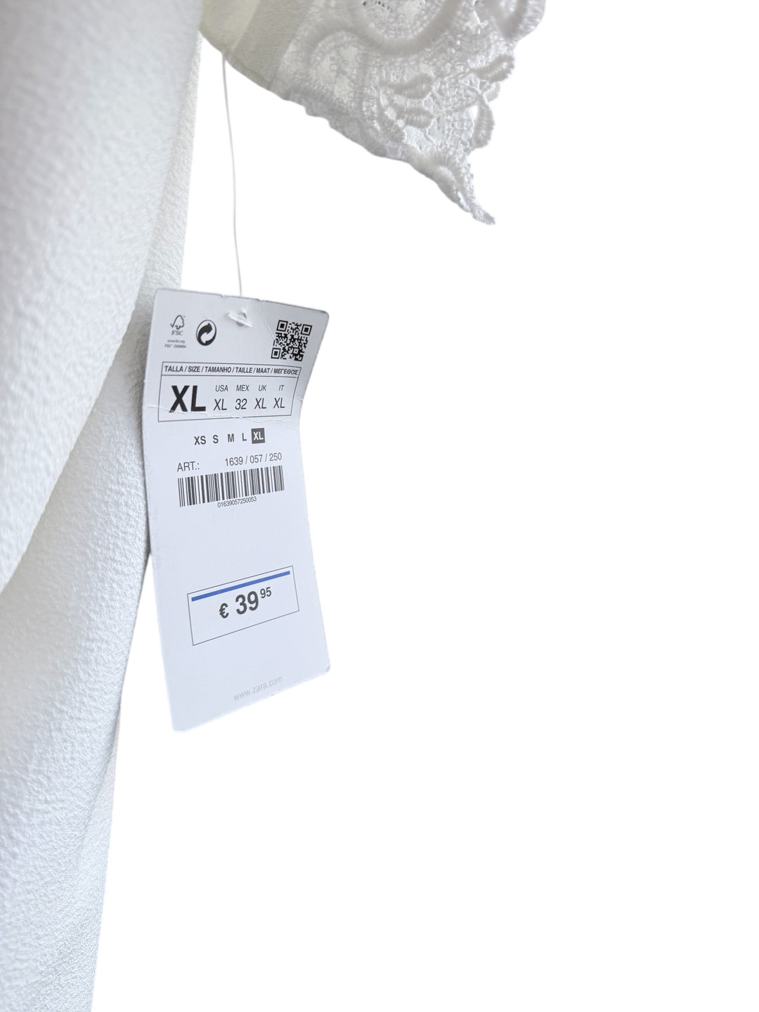 ReTrend white Zara dress size XL with lace sleeves, new with tags, ideal for spring/summer.