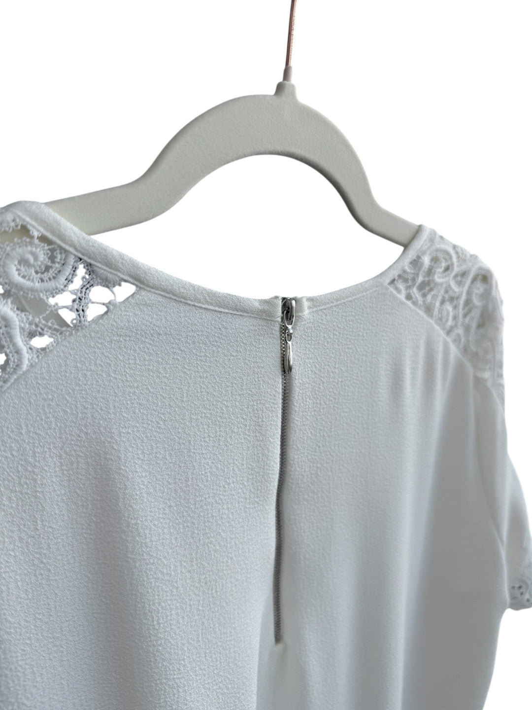 ReTrend white Zara dress size XL with lace sleeves and back zipper. Chic, minimalist style.