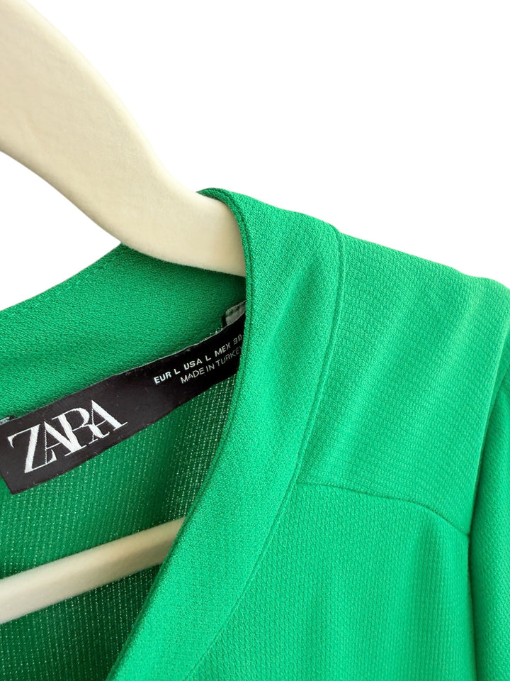 ReTrend Zara green midi dress, size L, with 3/4 sleeves and decorative front buttons. Fluid cut for a chic, casual look.