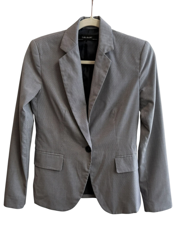 ReTrend Zara grey micro-patterned fitted blazer with a single button, tailored collar, and flap pockets. Size 34.